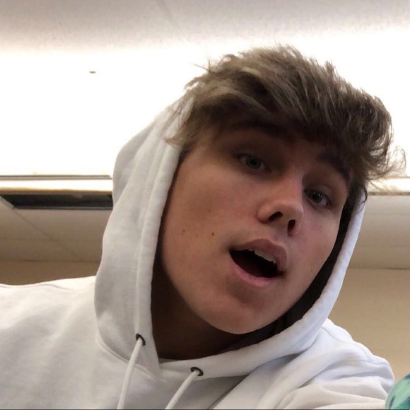 Meet your Posher, Kade - Picture 1 of 1